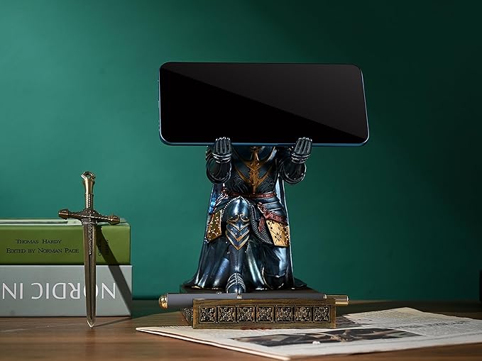 King's Guard Leader Cloak Warrior Knight Pen Holder Mobile Phone Stand, Ornament Knight Statue, Pen Stand Paperweight for Office and Home (Blue)