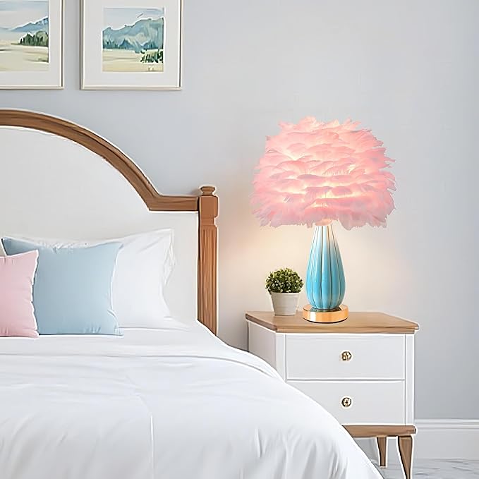 Pink Feather Table Lamp Creative Bedside Feather Lamp Simple Goose Furry Nightstand Light Fluffy Desk Lighting for Girl Bedroom Living Room Decoration Wedding Romantic Atmosphere