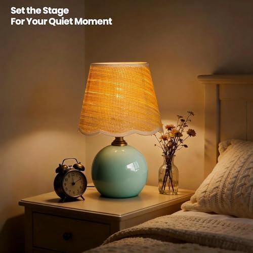 11.4" Green Ceramic Small Table Lamp with Scalloped Wavy Shade - Image 7
