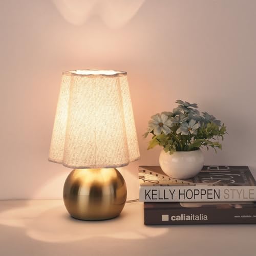 Ziqqeelam Gold Small Table Lamp for Bedroom Bedside，Brass Gold Lamps for Nightstand, Scalloped Linen Shade Table Lamps for Small Spaces for Bedroom, Home Office, Living Room - Image 6