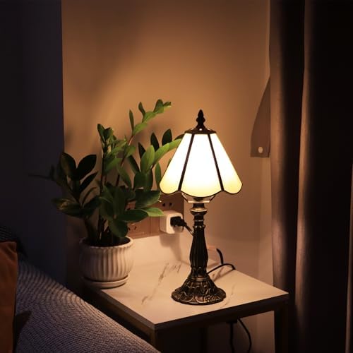 Small Tiffany Style Table Lamp Beige Stained Glass Lamp 14 Inch by MQYXH