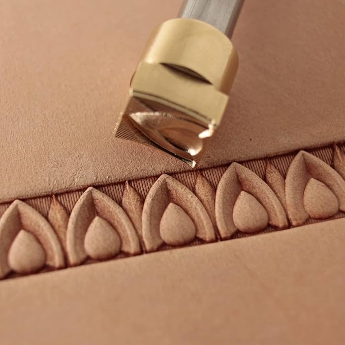 DandS ltd Leather Stamp Tool, Heart Border, Professional Steel Craft Tool for Leatherworking, Embossing, Carving & Stamping Leather Projects, Belts, Wallets & DIY Projects Compatible with Mallet #464