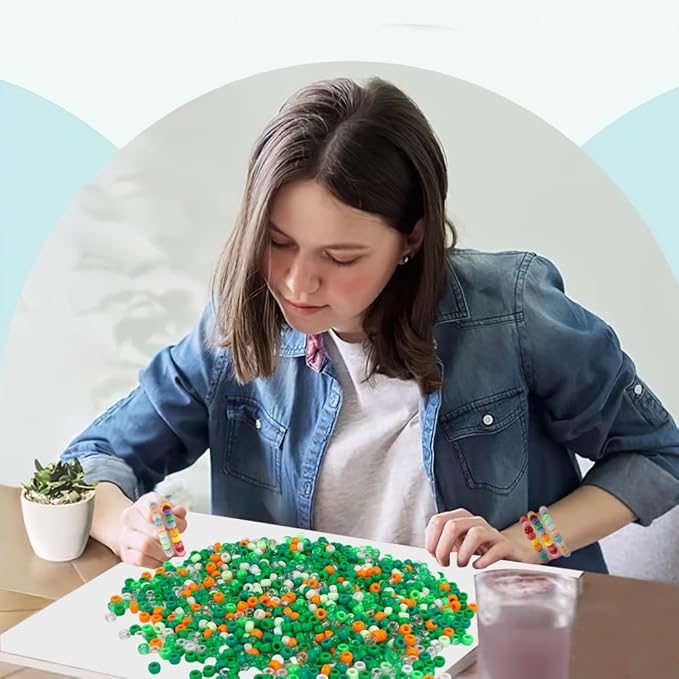 QPIXVB 1100PCS Pony Beads,St.Patrick's Day Pony Beads for Bracelets Crafts,Plastic Irish Spacer Bead,Green White Orange Hair Bead for Braids,Jewelry Necklace Keychain Charms Making Supplies