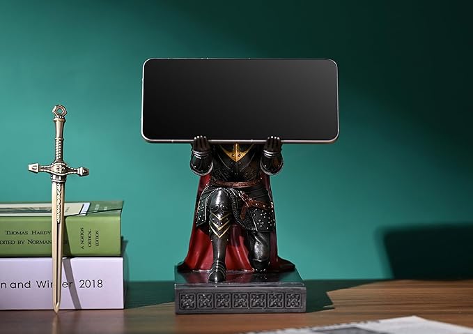 King's Guard Leader Cloak Warrior Knight Pen Holder Mobile Phone Stand, Ornament Knight Statue, Pen Stand Paperweight for Office and Home (Iron)