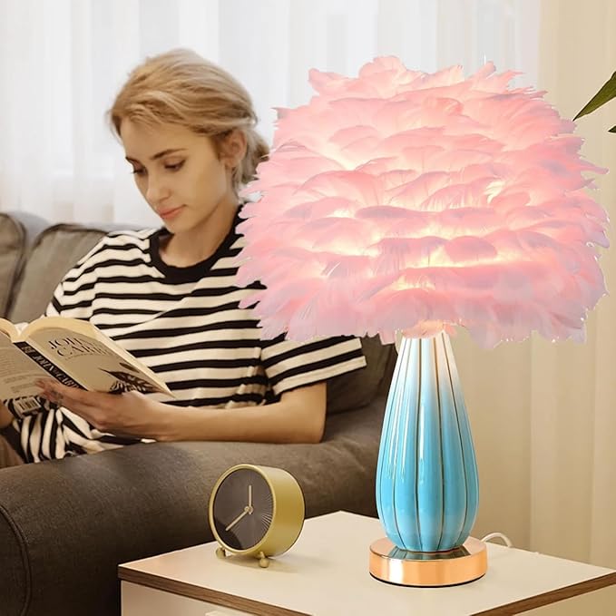 Pink Feather Table Lamp Creative Bedside Feather Lamp Simple Goose Furry Nightstand Light Fluffy Desk Lighting for Girl Bedroom Living Room Decoration Wedding Romantic Atmosphere