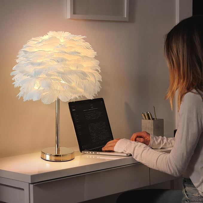 ZYLEIESENBAO Chic White Feather Lamp Creative Feather Bedside Lamp Cute Furry Nightstand Light Gold Stand Fluffy Table Lamp Atmosphere for Girl Bedroom Living Room Entry Hotel Wedding Gift