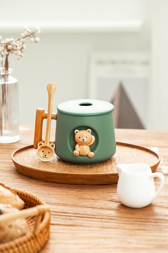 DIHOclub Ceramic Coffee Mug with Lid and Matching Spoon,Novelty 3D Bear Pattern Mug 14 Ounces (Geeen)