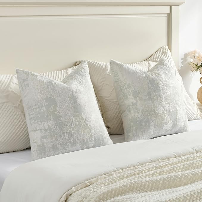 FUTEI Light Blue White Decorative Throw Pillow Covers 22x22 Inch Set of 2,Jacquard Weave Cushion Case in Soft Faux Cashmere,Modern Home Decor for Couch Living Room