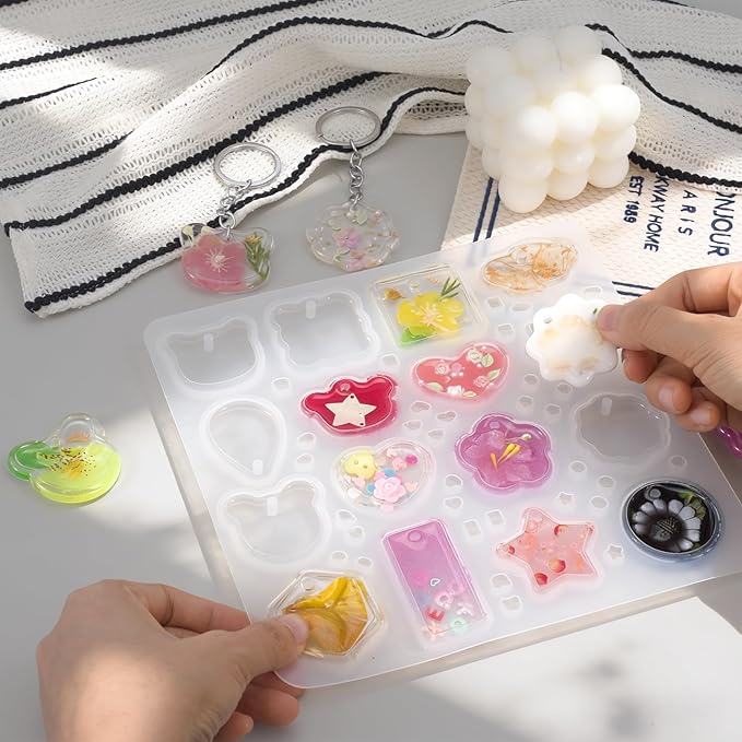 Keychain Silicone Molds for Resin, 16 Cavities Geometric Pendant Mold with 10pcs Jump Rings and 5pcs Chains, Heart Star Shape Mold for DIY Art Crafts, Key Chains, Jewelry Making