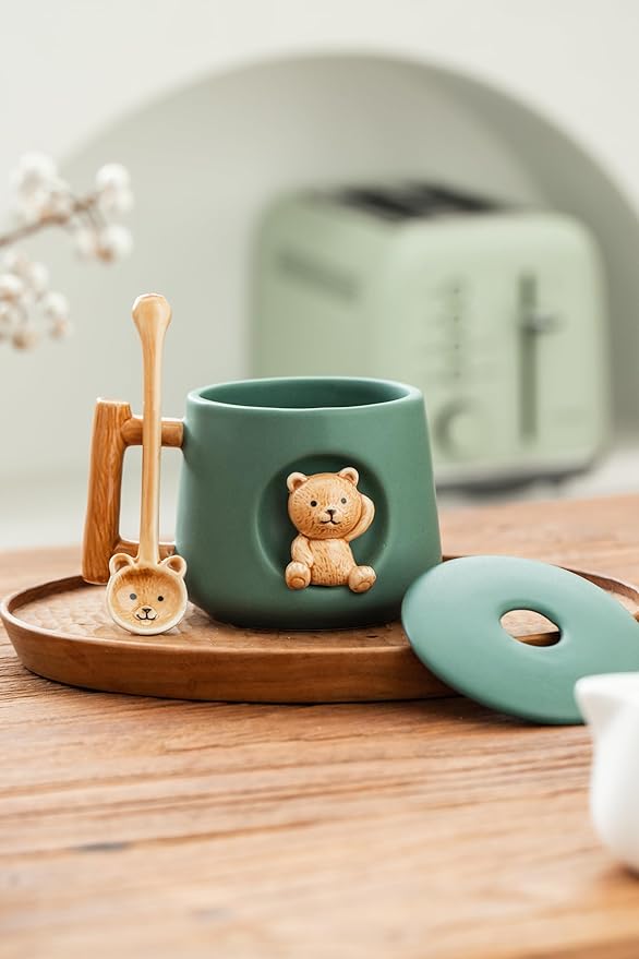 DIHOclub Ceramic Coffee Mug with Lid and Matching Spoon,Novelty 3D Bear Pattern Mug 14 Ounces (Geeen)