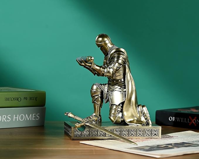 King's Guard Leader Cloak Warrior Knight Pen Holder Mobile Phone Stand, Ornament Knight Statue, Pen Stand Paperweight for Office and Home (Bronze)