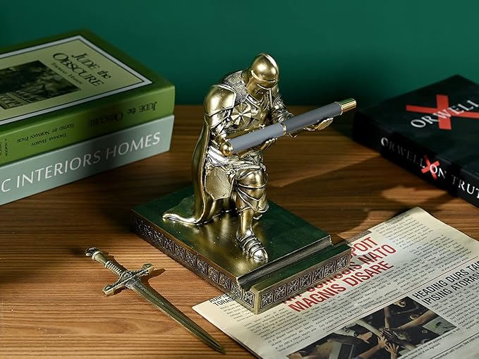 King's Guard Leader Cloak Warrior Knight Pen Holder Mobile Phone Stand, Ornament Knight Statue, Pen Stand Paperweight for Office and Home (Bronze)