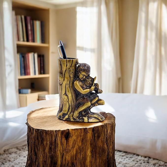NATRIEL Vintage Brass Pen Holder with Reading Boy Design, Decorative Tree Trunk Pencil Stand, Antique Gold Finish, 4.72x3.93 Inches