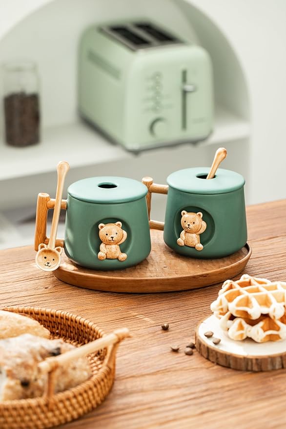 DIHOclub Ceramic Coffee Mug with Lid and Matching Spoon,Novelty 3D Bear Pattern Mug 14 Ounces (Geeen)