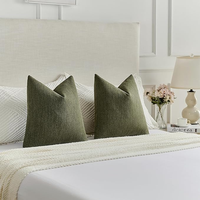 FUTEI Moss Green Chenille Decorative Throw Pillow Covers 18x18 Inch Set of 2,Soft Cozy Faux Linen Textured Cushion Case,Farmhouse Home Decor for Couch Living Room