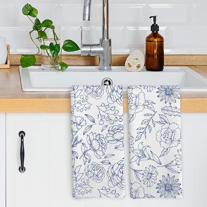 Vintage Blue Botanical Floral Kitchen Dish Towels, Rustic Cottagecore Elegant Flower Plant Midcentury Modern Boho Hand Towels Bathroom Kitchen Tea Towels Decorations, 16x24inch Set of 2
