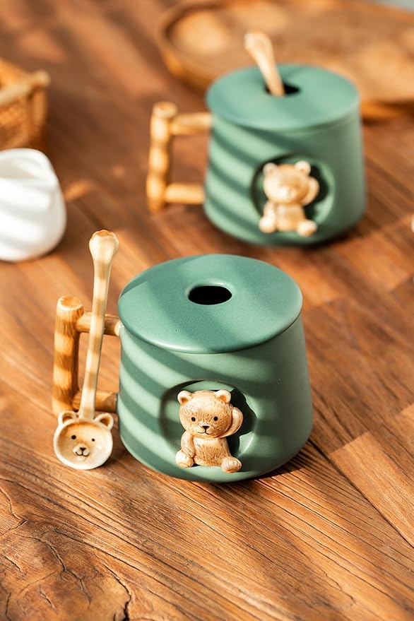 DIHOclub Ceramic Coffee Mug with Lid and Matching Spoon,Novelty 3D Bear Pattern Mug 14 Ounces (Geeen)
