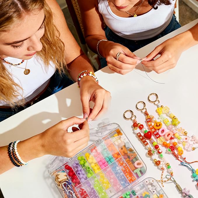 DIY Bag Charm Making Kit Bead Keychain Making Kit Letter Beads for Christmas Party, Family Activity Art Craft Bag Charm for Jewelry Making Supplies Personalized Alphabet A-Z Beads DIY Crafts