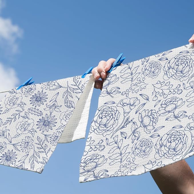 Vintage Blue Botanical Floral Kitchen Dish Towels, Rustic Cottagecore Elegant Flower Plant Midcentury Modern Boho Hand Towels Bathroom Kitchen Tea Towels Decorations, 16x24inch Set of 2